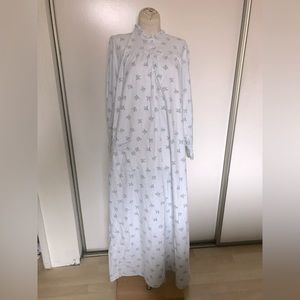 VTG Carriage Court Floral Striped Ruffle Sleep Nightgown White Light Blue S
